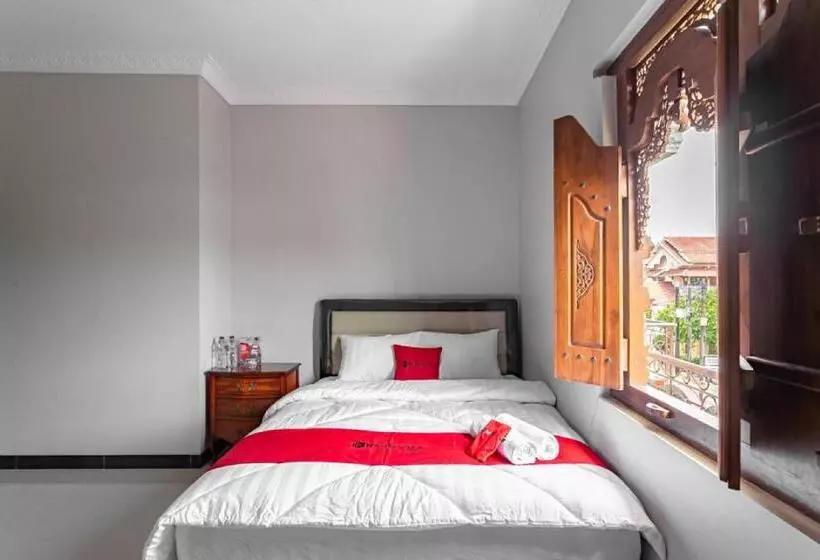 Majatalo Reddoorz Syariah Near Exit Toll Banyumanik Semarang