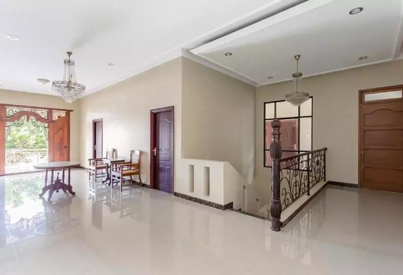 Majatalo Reddoorz Syariah Near Exit Toll Banyumanik Semarang