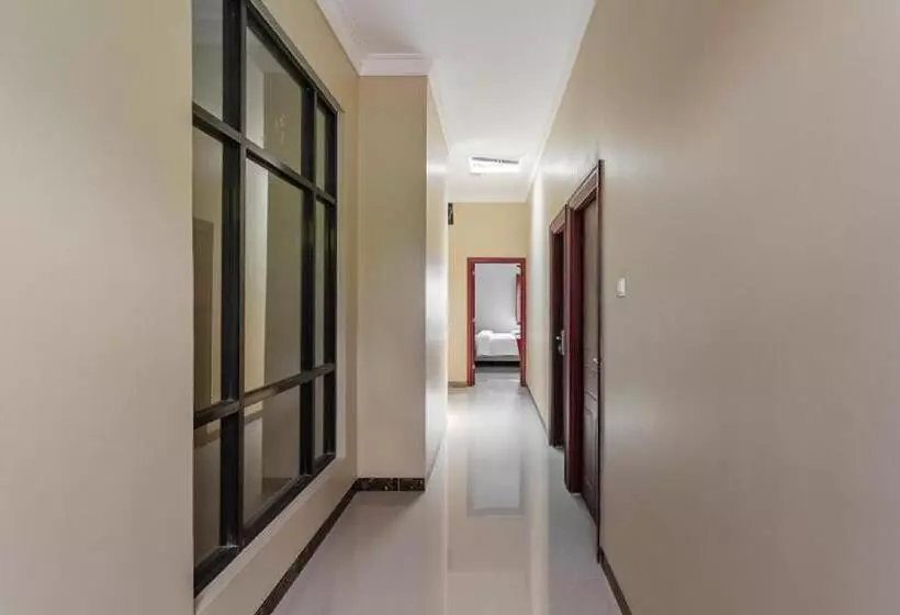 Majatalo Reddoorz Syariah Near Exit Toll Banyumanik Semarang