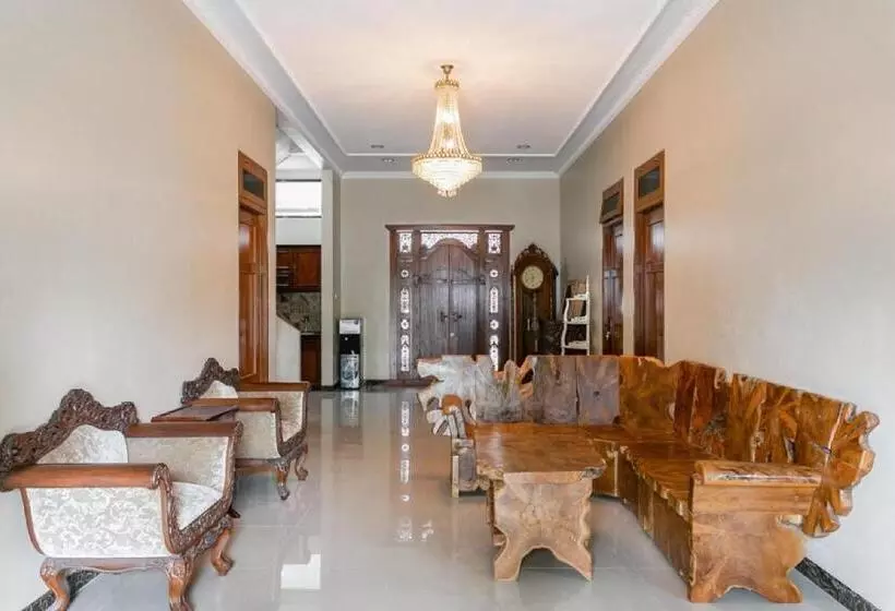 Majatalo Reddoorz Syariah Near Exit Toll Banyumanik Semarang