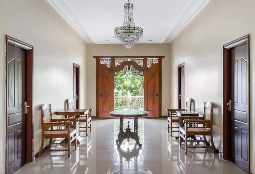 Majatalo Reddoorz Syariah Near Exit Toll Banyumanik Semarang