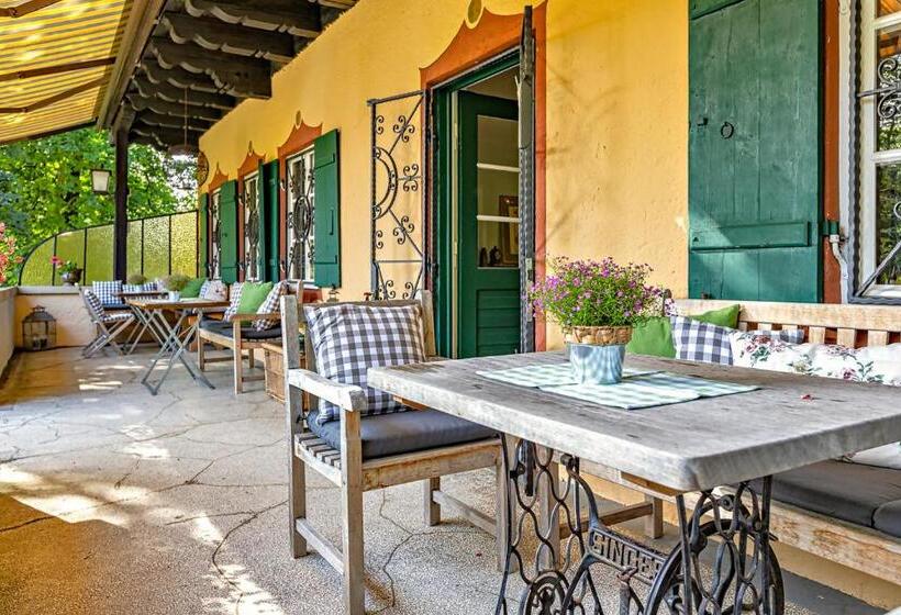 Villa Zollhaus Bed & Breakfast