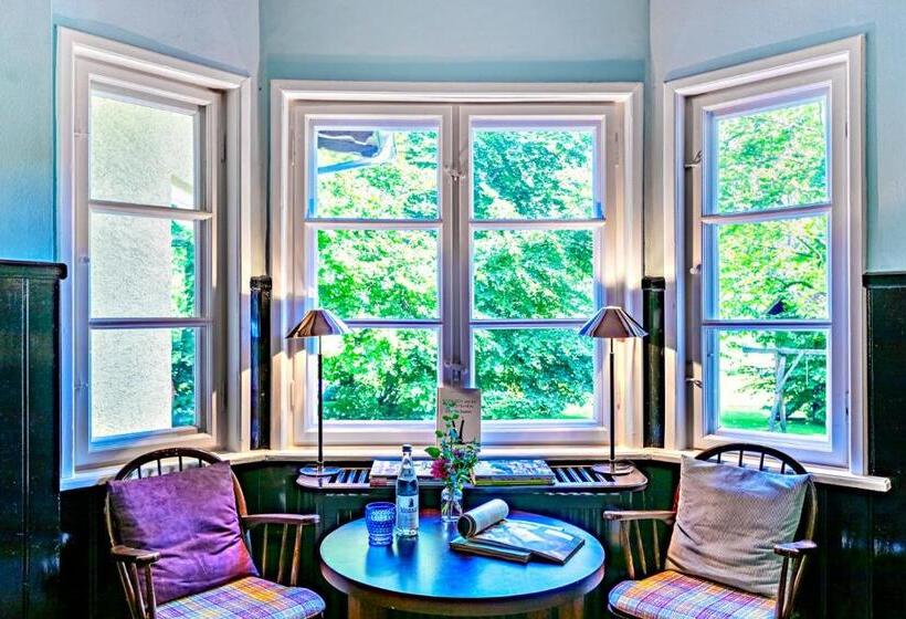 Villa Zollhaus Bed & Breakfast