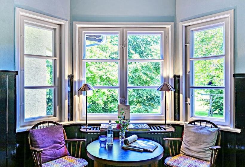 Villa Zollhaus Bed & Breakfast