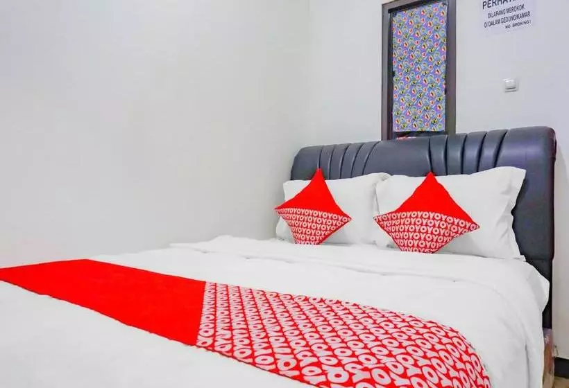 Hotelli Oyo 3965 Syariah Graha Kartika