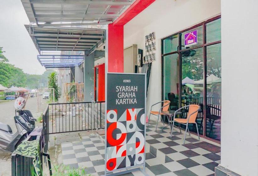 Szálloda Oyo 3965 Syariah Graha Kartika