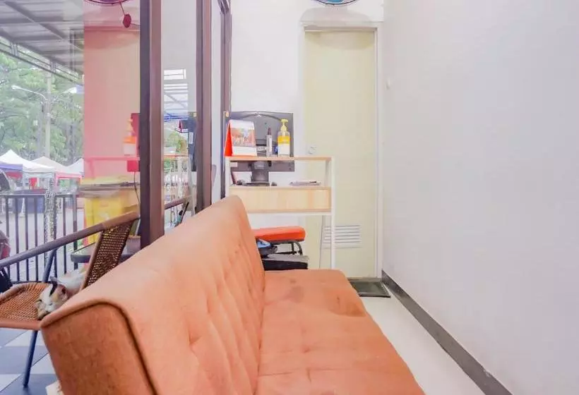 Hotelli Oyo 3965 Syariah Graha Kartika