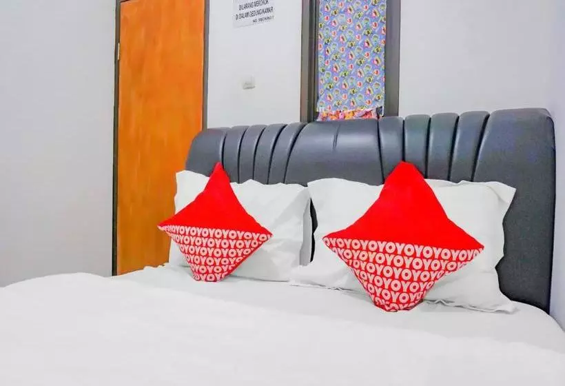 Hotelli Oyo 3965 Syariah Graha Kartika