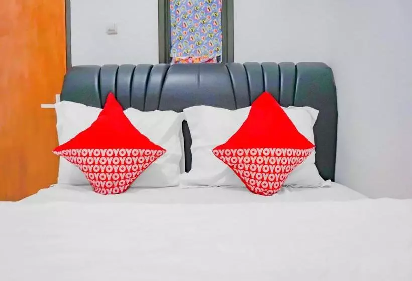 Hotelli Oyo 3965 Syariah Graha Kartika