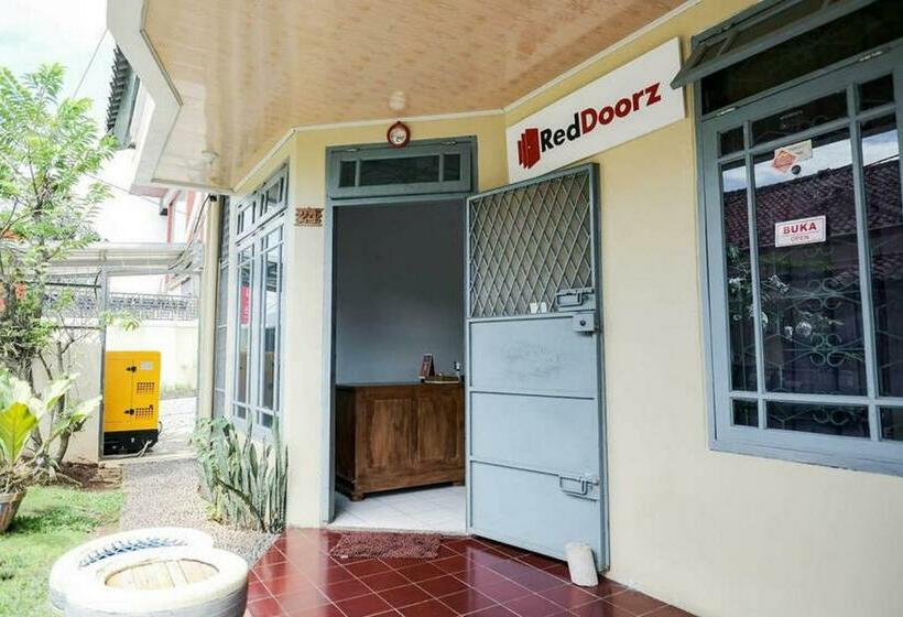 Hotel Reddoorz Syariah Near Gatot Subroto Lampung 4