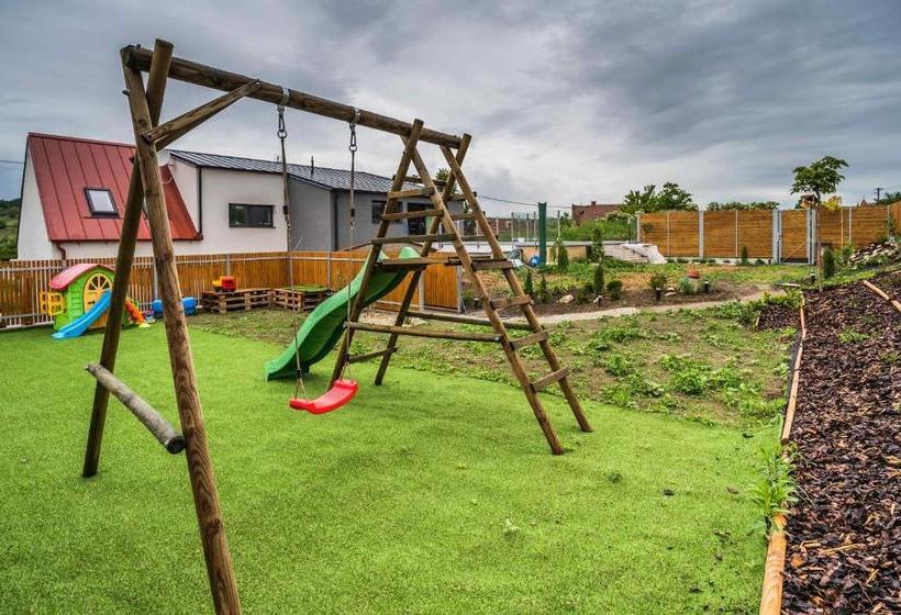 פנסיון Penzion Eno