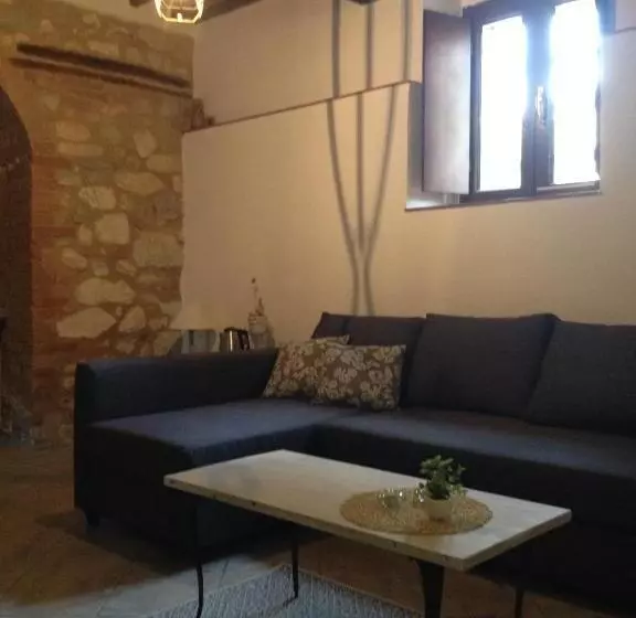 Podere La Castellina