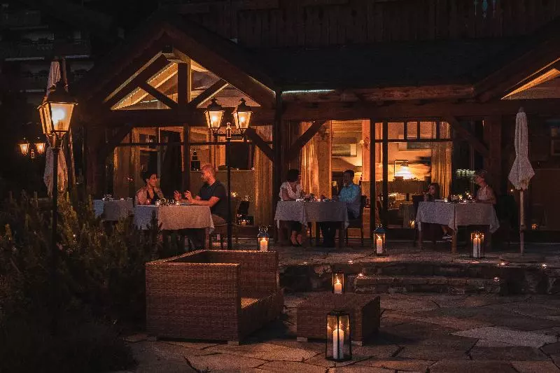 Hotell Chalet Royalp Hôtel & Spa