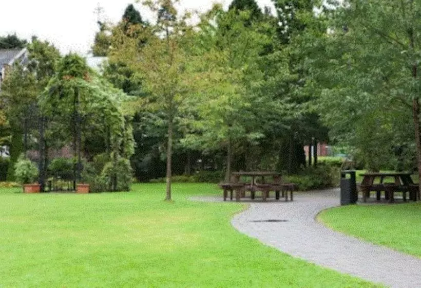 בית מלון כפרי Court Yard