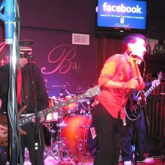 בית מלון כפרי Court Yard