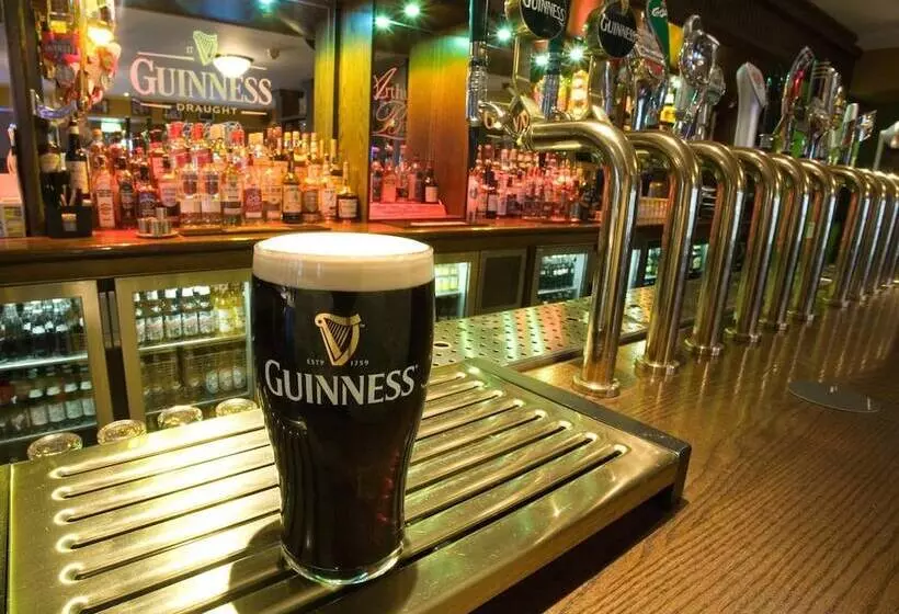 בית מלון כפרי Court Yard