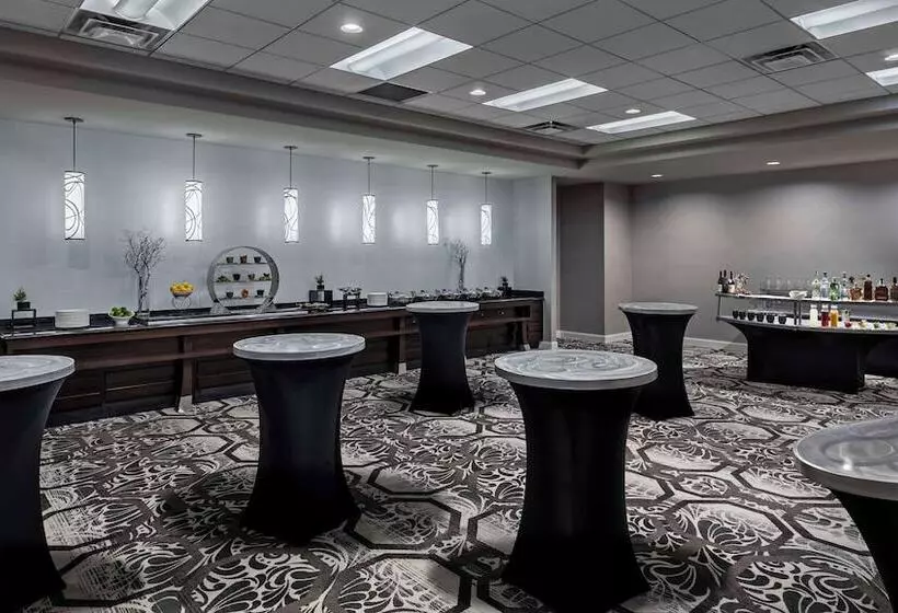 Doubletree Suites By Hilton Hotel Detroit Downtown Fort Shelby