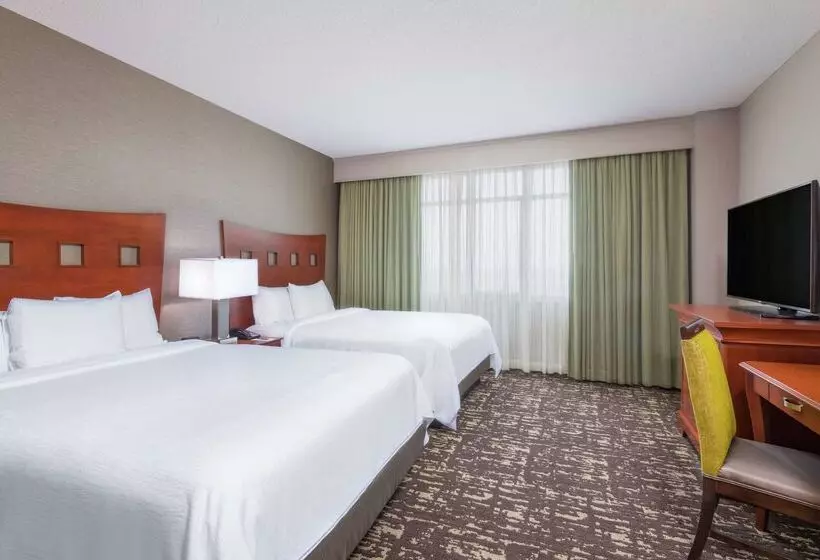 هتل Embassy Suites By Hilton St. Louis St. Charles