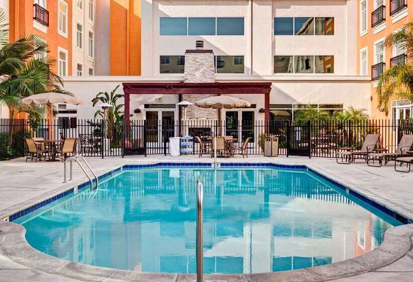 בית מלון כפרי Embassy Suites By Hilton Valencia