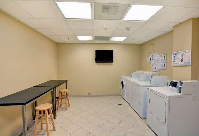 בית מלון כפרי Embassy Suites By Hilton Valencia