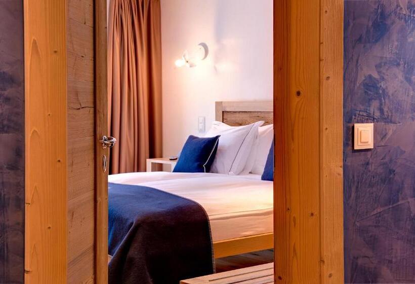 فندق Firefly Luxury Suites