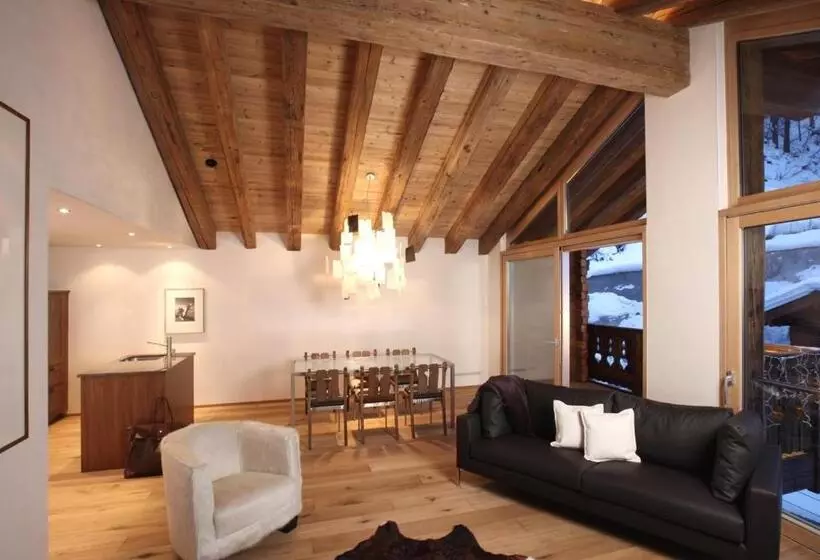 Hotel Firefly Luxury Suites