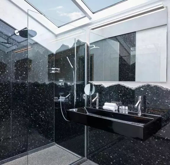 Hotel Firefly Luxury Suites