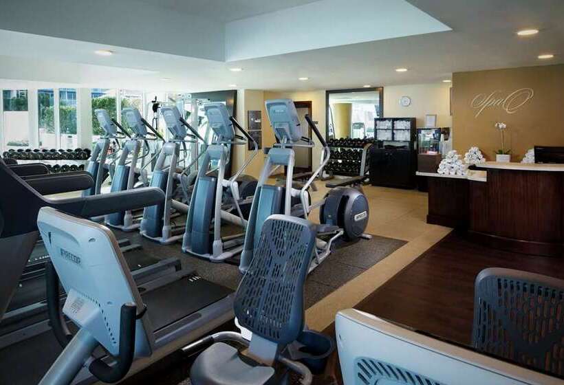 فندق Beach House Fort Lauderdale, a Hilton Resort