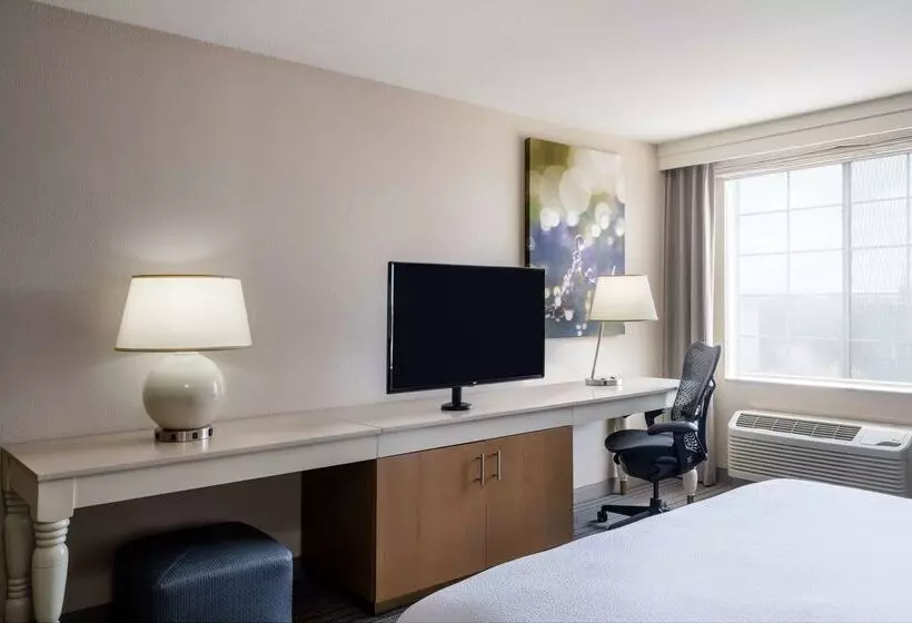 בית מלון כפרי Hilton Garden Inn Bakersfield