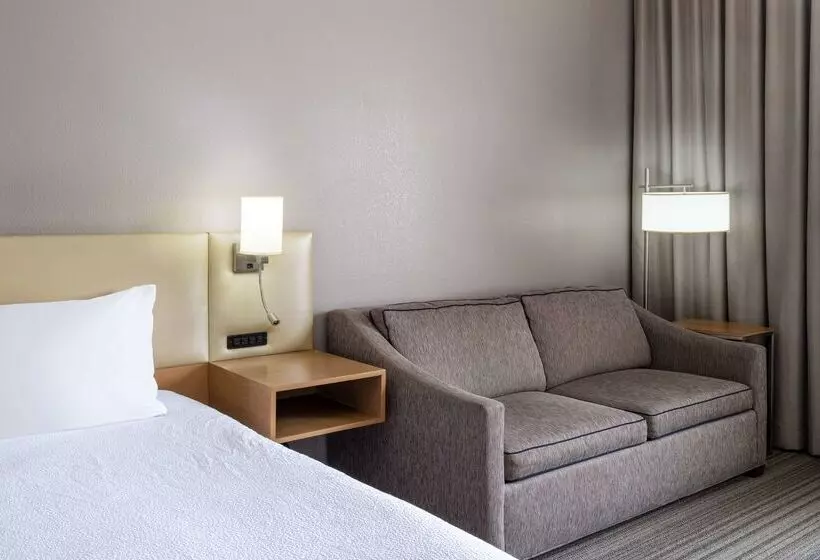 בית מלון כפרי Hilton Garden Inn Bakersfield