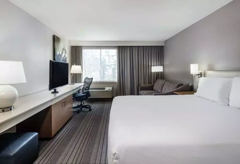 בית מלון כפרי Hilton Garden Inn Bakersfield