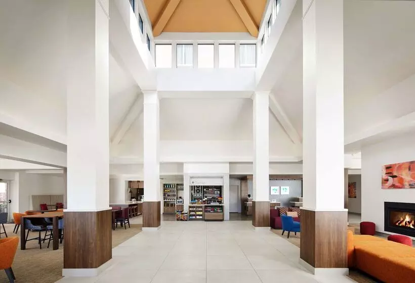 هتل Hilton Garden Inn Providence Airport/warwick