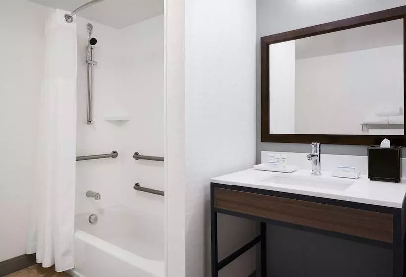 هتل Hilton Garden Inn Providence Airport/warwick