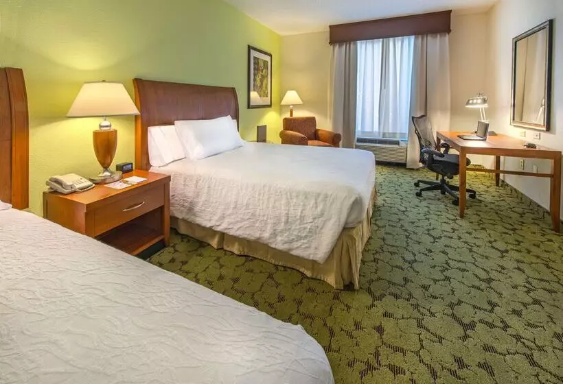 בית מלון כפרי Hilton Garden Inn Tallahassee Central