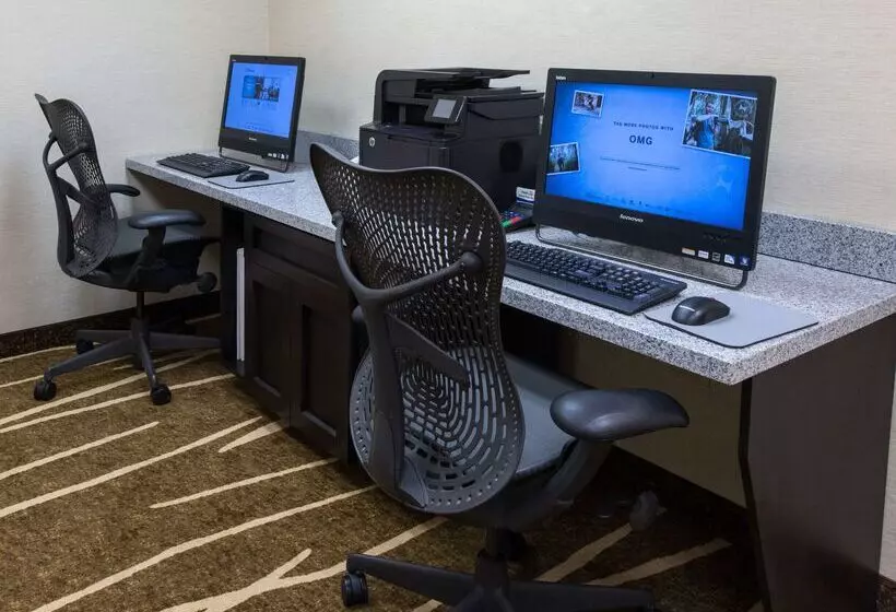 בית מלון כפרי Hilton Garden Inn Tallahassee Central