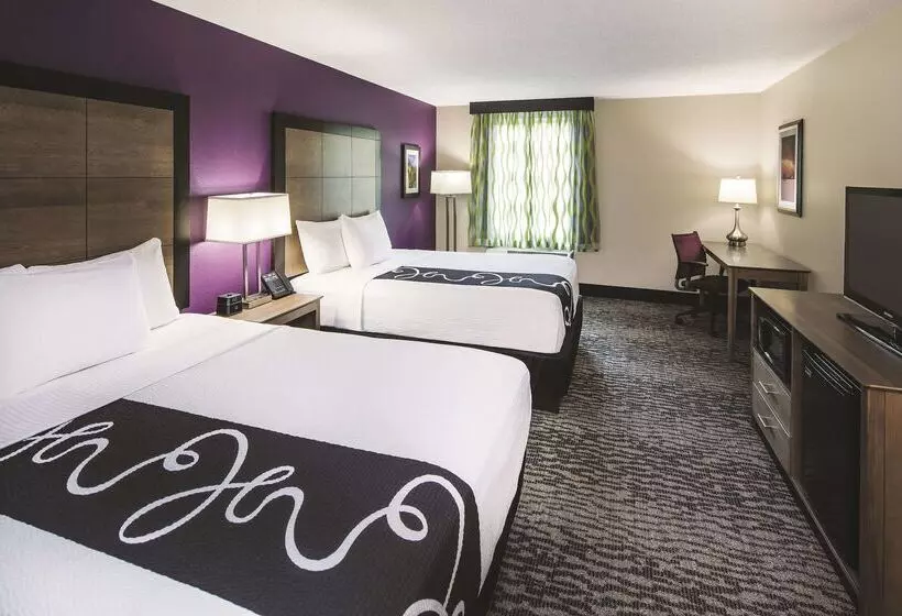 Отель La Quinta By Wyndham Milledgeville