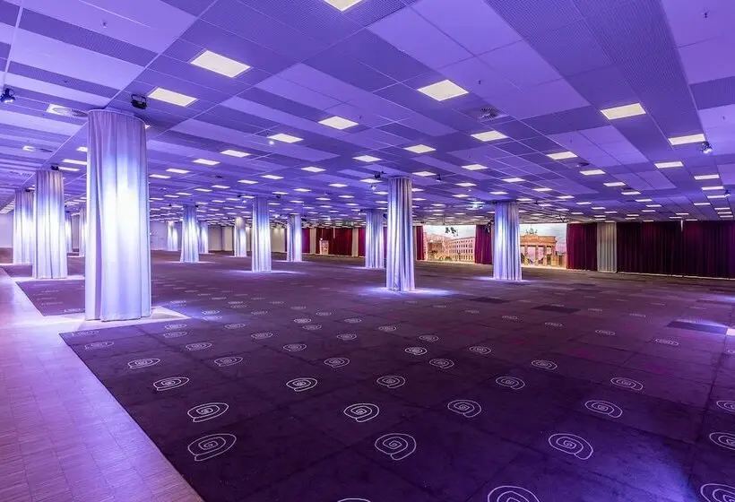 هتل MOA Berlin