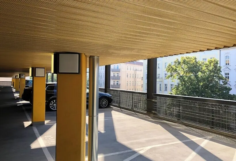 هتل MOA Berlin