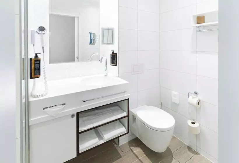 هتل MOA Berlin
