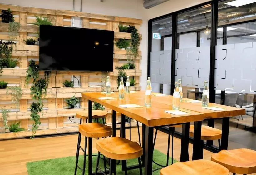 هتل MOA Berlin