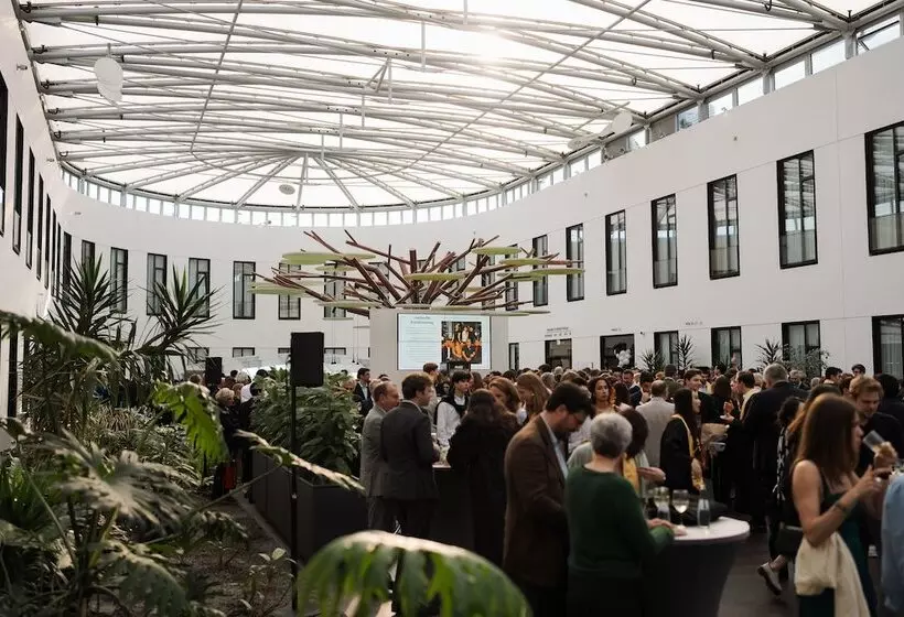 هتل MOA Berlin