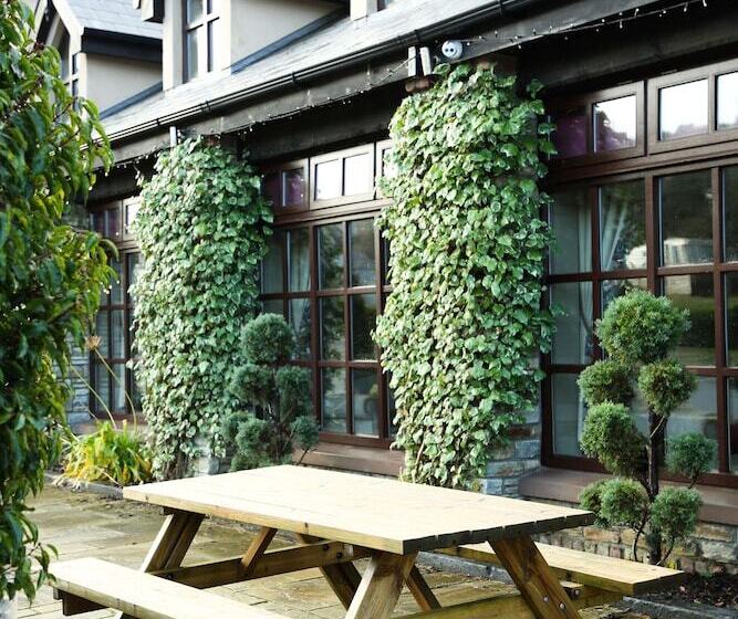 فندق Mulroy Woods