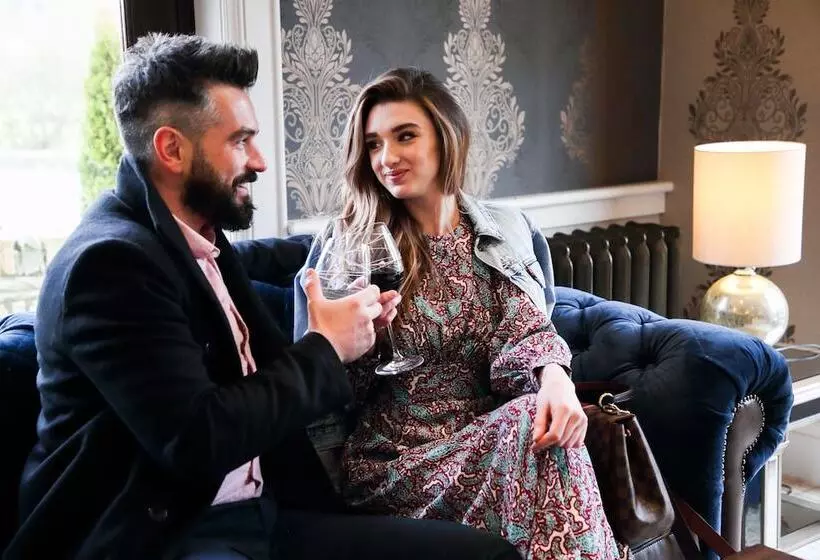 Отель Mulroy Woods