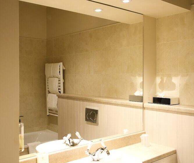 فندق Mulroy Woods