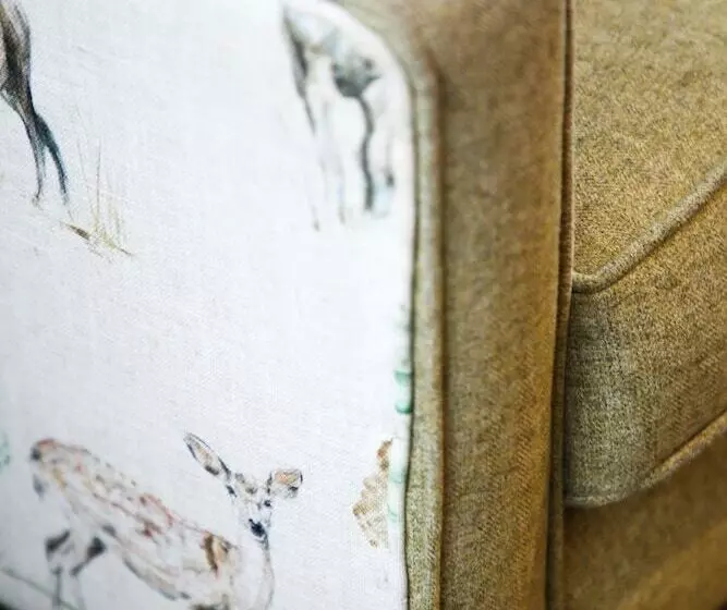 Отель Mulroy Woods