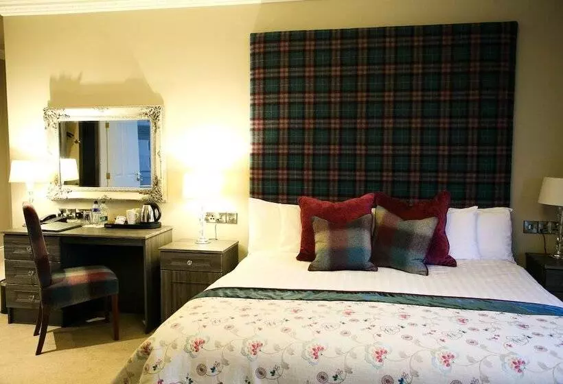 Отель Mulroy Woods