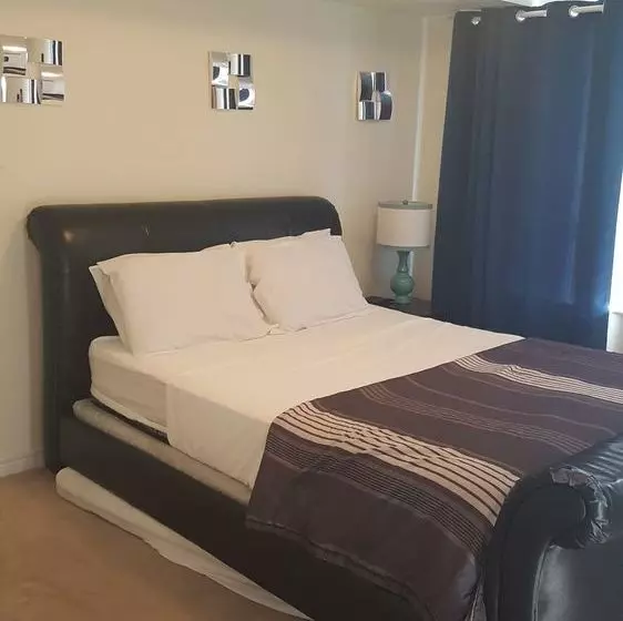 هتل Pelican Executive Suites