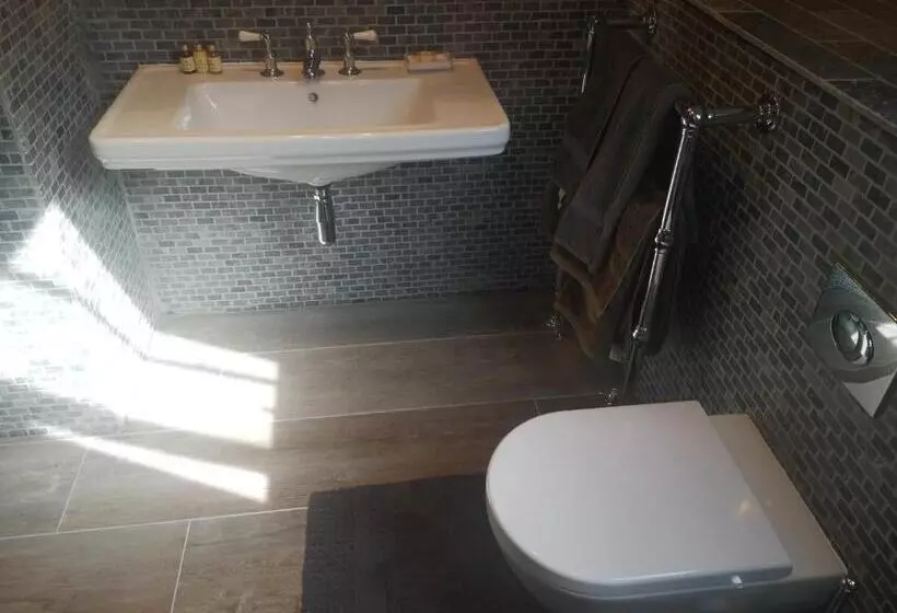 ユースホステル The Queen S Head