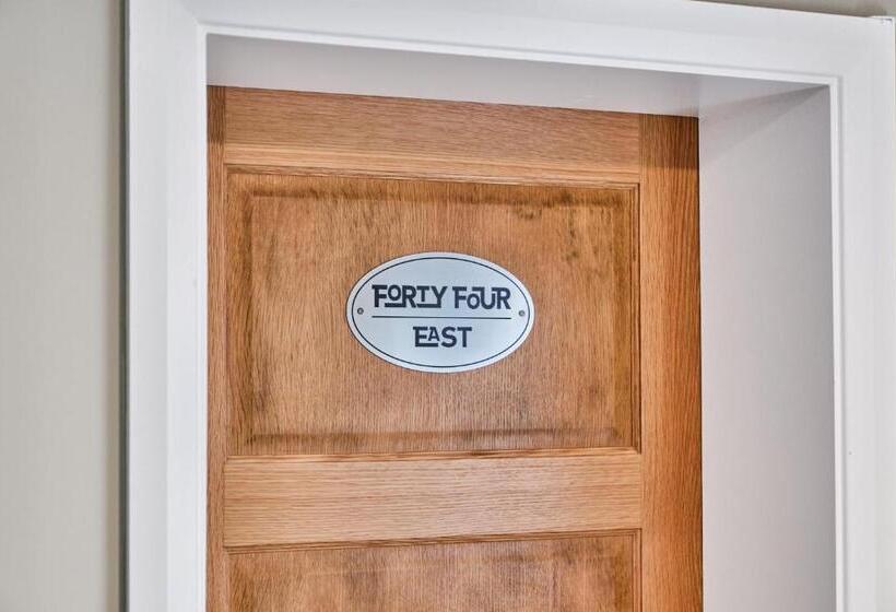 ベッドアンドブレックファースト 44 North