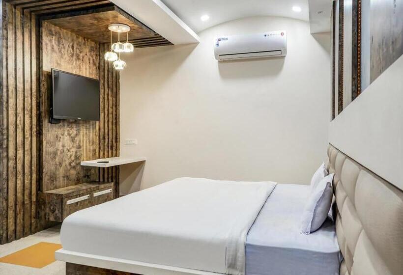 בית מלון כפרי Capital O 79766  Star International